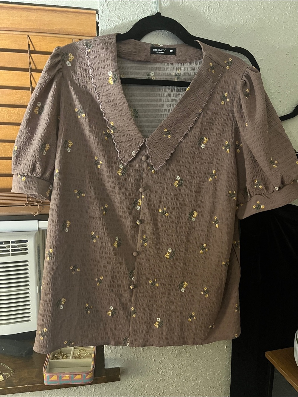 SHEIN Mauve Puff-Sleeve Floral Button Blouse